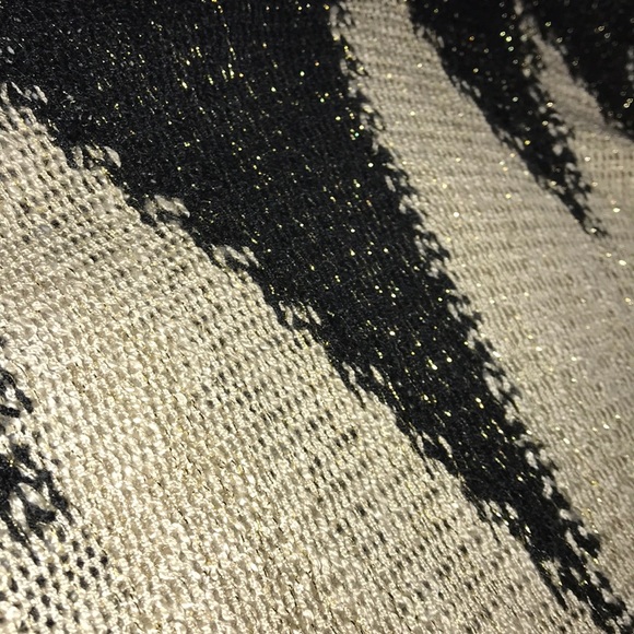 Hi- Low Sweater - Picture 2 of 4